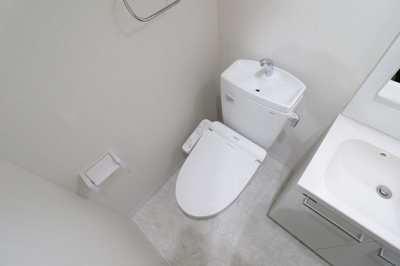 【トイレ】 | ヒルズ八尾本町 | 落ち着いた色調のトイレです