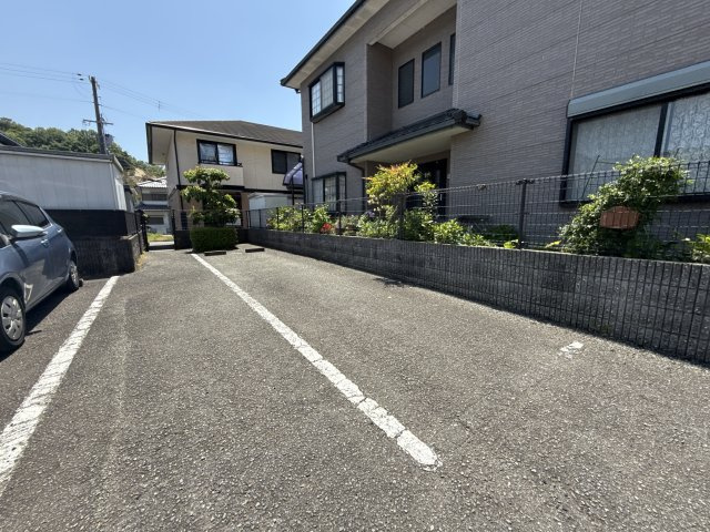 クレール・コートの駐車場
