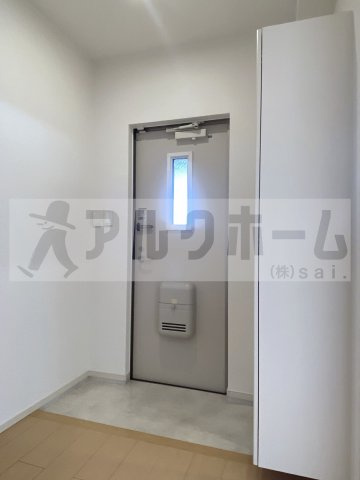プランドール高安の玄関