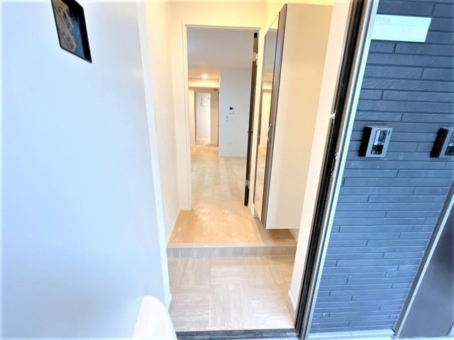 シャルダンの玄関