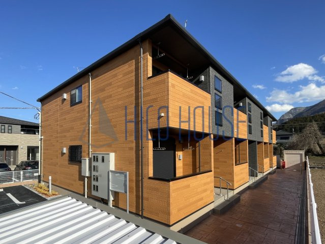 ラ　ルーチェ　トレ