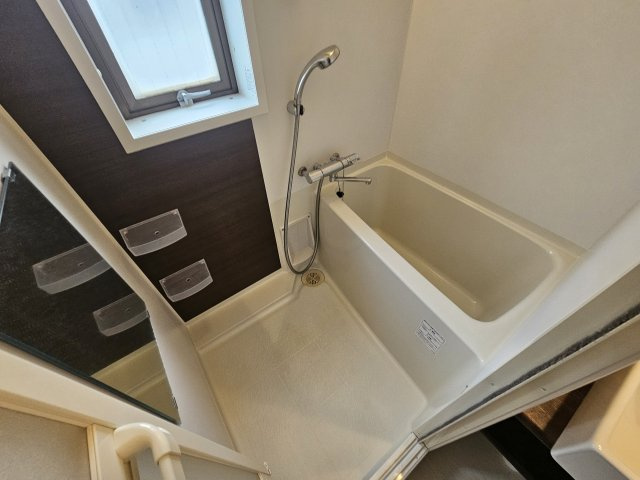 稗原マンションの浴室