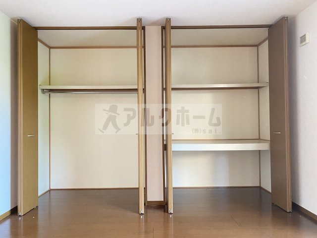 ヴィラージュC棟の収納