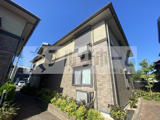 ヴィラージュC棟の外観