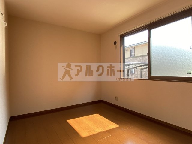 ヴィラージュC棟の洋室