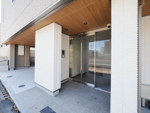 シャーメゾン坂田町のエントランス