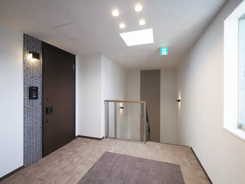 シャーメゾン坂田町のロビー