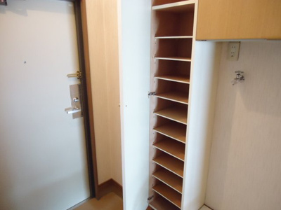 【玄関】 | エメローズ丸之内 | シューズボックス付き　※写真はイメージです