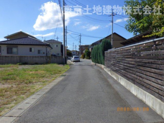 高崎市倉賀野町売地B区画の周辺|北側高崎市道　約11.05ｍ接道　幅員4.0～4.1ｍ