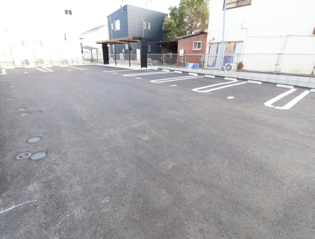 熊本市南区南高江２丁目のアパートの駐車場