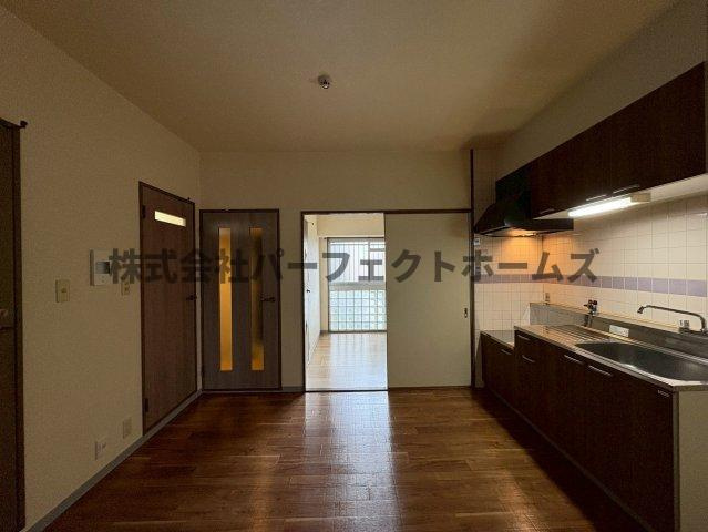 グランドヴィラ香里の居間・リビング|使いやすいリビングです