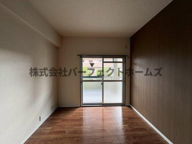 グランドヴィラ香里の居間・リビング|こちらの居間で趣味の時間をお楽しみください