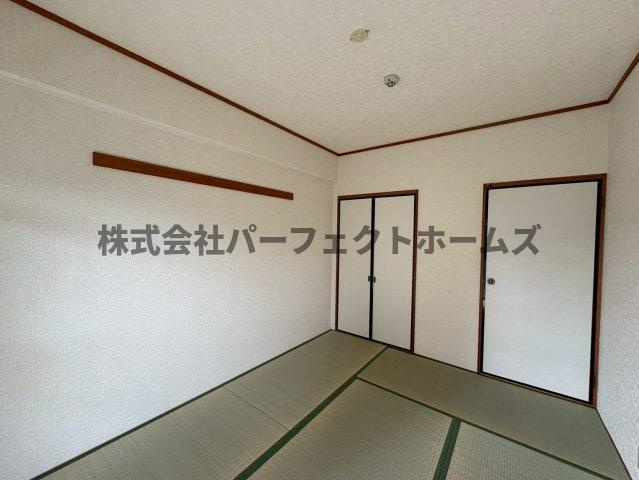 グランドヴィラ香里の和室|フローリングだけでなく、和室もあります