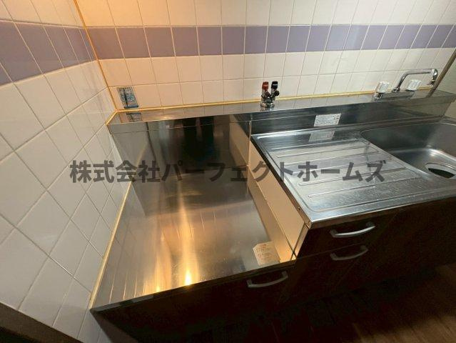 グランドヴィラ香里のキッチン|キッチンでお料理をお楽しみください