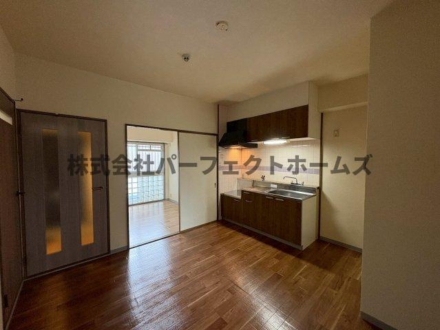 グランドヴィラ香里の居間・リビング|リビングです