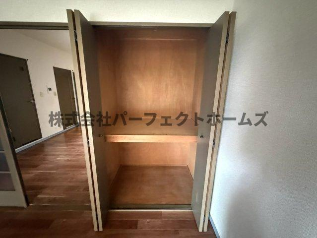 グランドヴィラ香里の収納|こまごまとしたものを収納できそうですね
