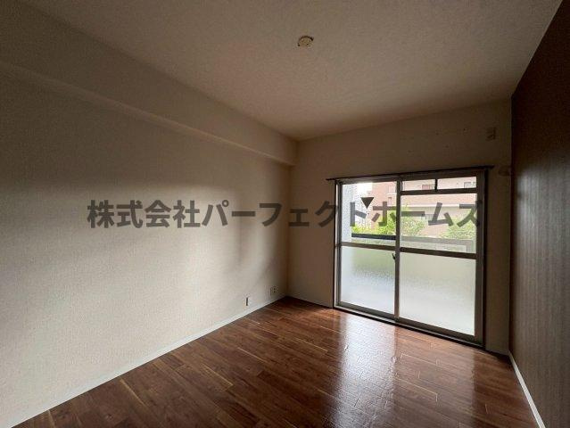 グランドヴィラ香里の居間・リビング|ゆったり過ごせる居間です