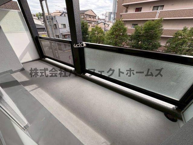 グランドヴィラ香里のバルコニー|落ち着いた時間を過ごせるバルコニーです