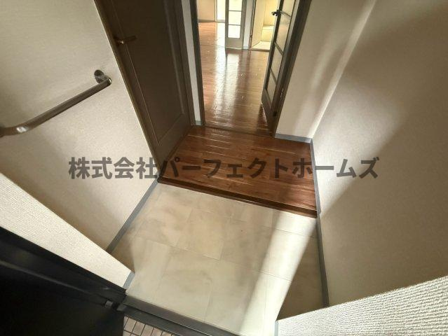 グランドヴィラ香里の内装|明るい室内です