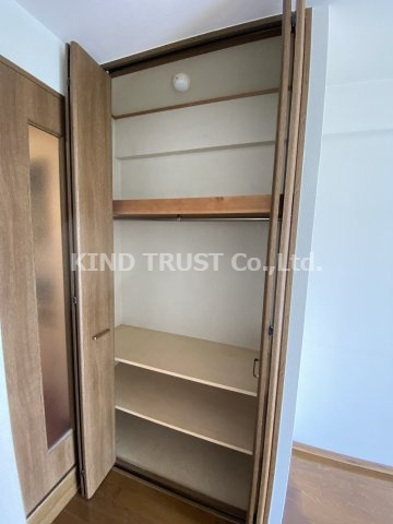 プレサンス天満の収納|こまごまとしたものを収納できそうですね