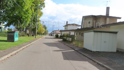 【前面道路含む現地写真】 | 北見市緑町中古住宅