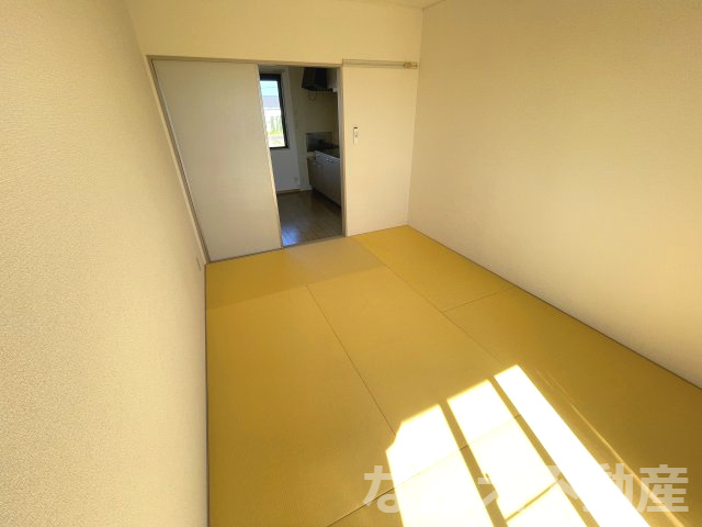 【寝室】 | 広くて明るい寝室