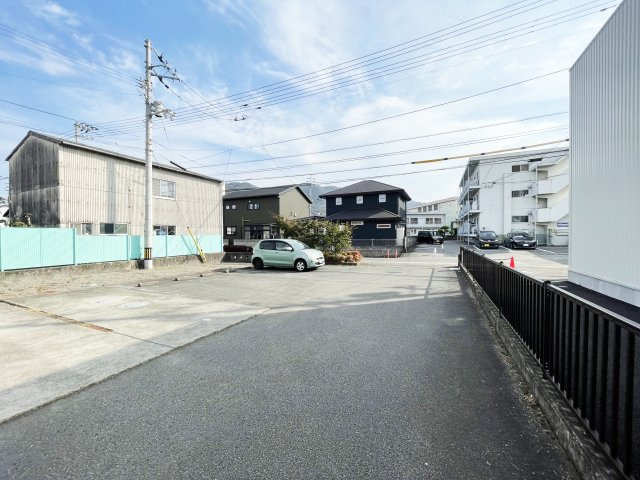 フィットセル城西の駐車場