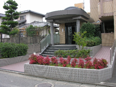 【エントランス】 | シックス板付