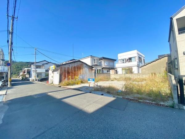 和歌山市和歌浦南２丁目土地の前面道路含む現地写真