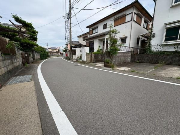 貴志川町前田　中古戸建の前面道路含む現地写真
