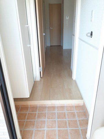 アルカンシェルⅢの玄関|明るい玄関です