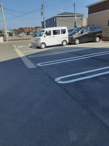 アルカンシェルⅢの駐車場|駐車場に車を止められます