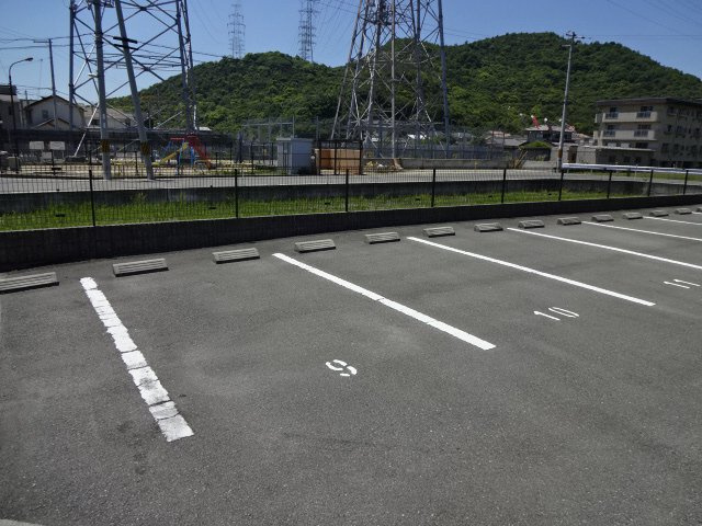 レオパレス北原の駐車場