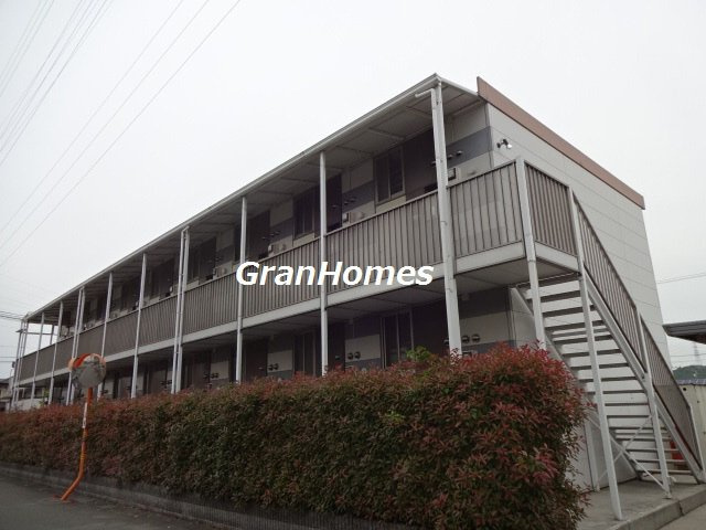 レオパレスファーストプラザの外観