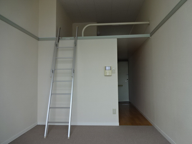 レオパレスファーストプラザの居間・リビング