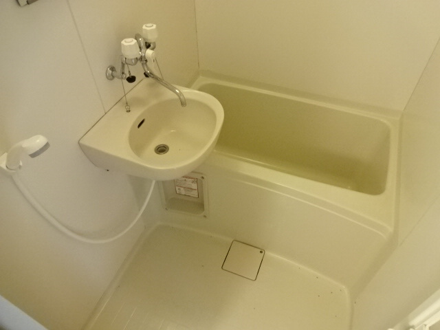 レオパレスファーストプラザの浴室