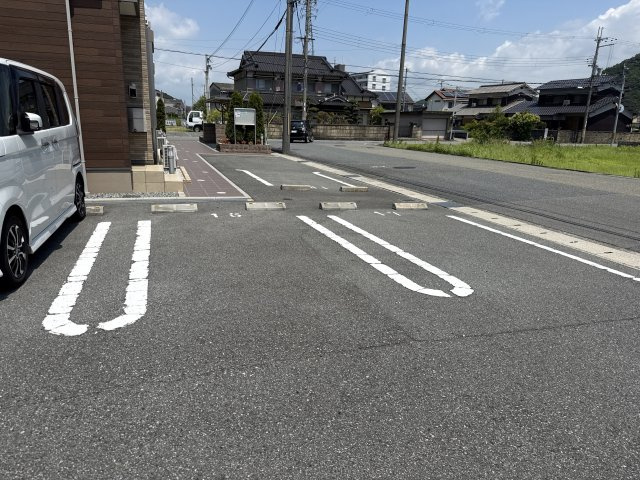 サンマリノⅡの駐車場