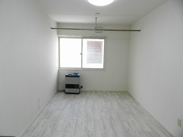 光ハイツの居間・リビング