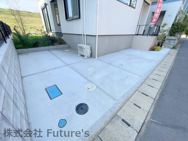 流山市木1丁目　戸建　全1棟の駐車場|カースペース2台分確保！！
