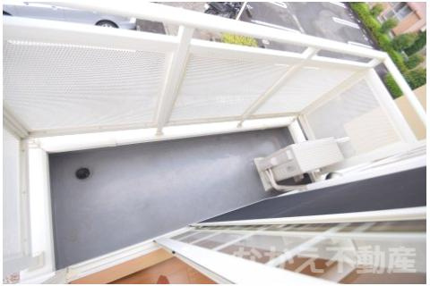 【バルコニー】 | バルコニーからの眺めを楽しみながら食事をしませんか