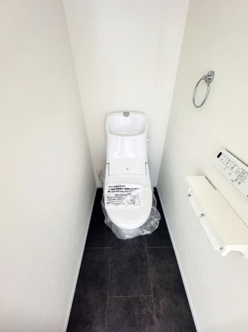 広島市南区堀越2丁目　新築一戸建て(全5棟)のトイレ|落ち着いたトイレです