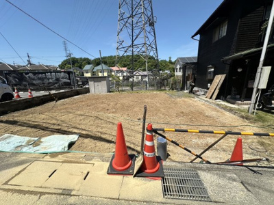【前面道路含む現地写真】 | 大津市富士見台　売土地（建築条件無） | 閑静な住宅街につき快適な住環境で、コンビニ・スーパー・薬局など徒歩10分圏内にあります♪