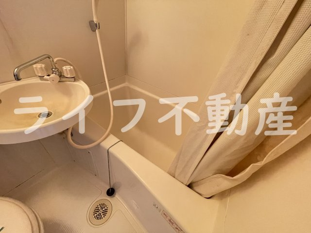 あかねハイツの浴室|コンパクトで使いやすいお風呂です
