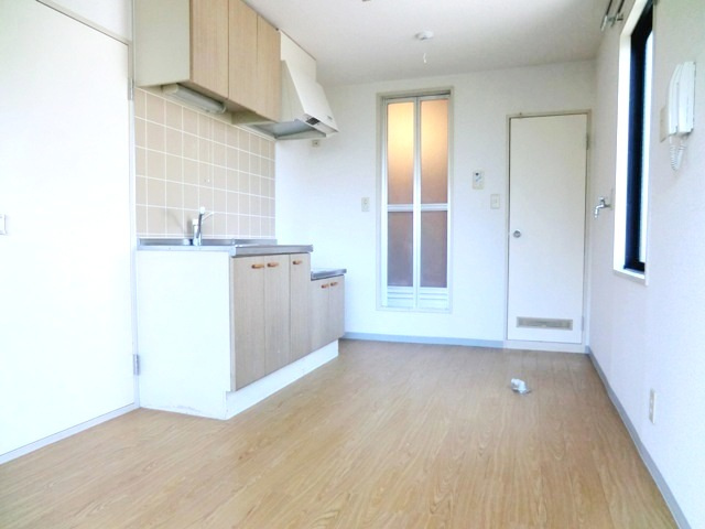 メゾンホリコシの洋室|★洋室５．５帖の居室です。★