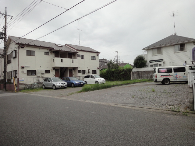 305の駐車場