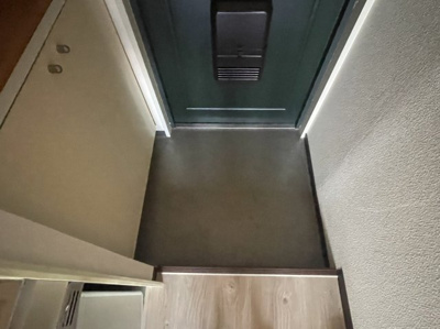 【玄関】 | 三研BLD.ロイヤル本館