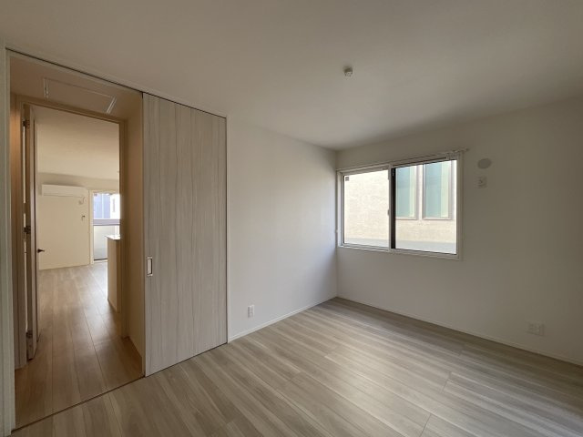 【洋室】 | アミティ屋敷町 | 6.1帖の洋室です