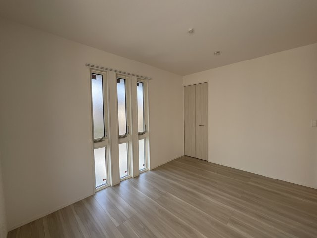 【洋室】 | アミティ屋敷町 | 東向きのお部屋です