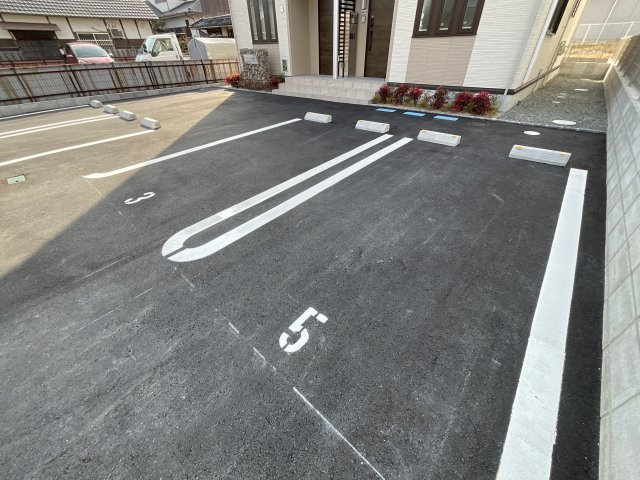 【駐車場】 | アミティ屋敷町 | 駐車場です