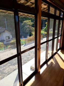 【内装】 | 呉市焼山北三丁目　戸建  | 縁側